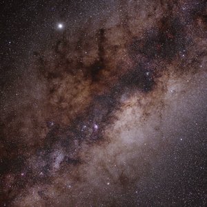 Aufnahme des Sternenhimmels mit der Milchstraße
