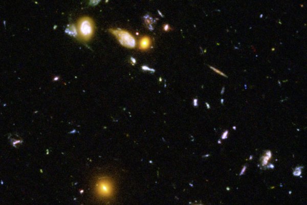 Galaxien im Hubble Ultra Deep Field