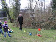 Potsdamer Hortkinder basteln Wasserraket...