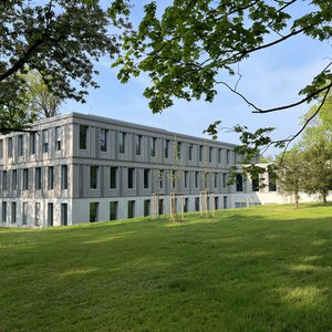 20250423-Kirchhaus-NordOst-Bueros-Baeume-IMG_7164