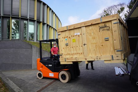 Forklift truck with very large box