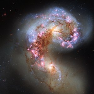 Antennae_Galaxies_reloaded_ESA_Hubble