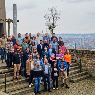 Relativistische Jets in Aktiven Galaxien