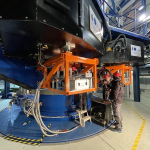 IMG_4870_low-res-spectropgraps-with-people