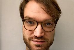 Porträtfoto von Tobias Buck